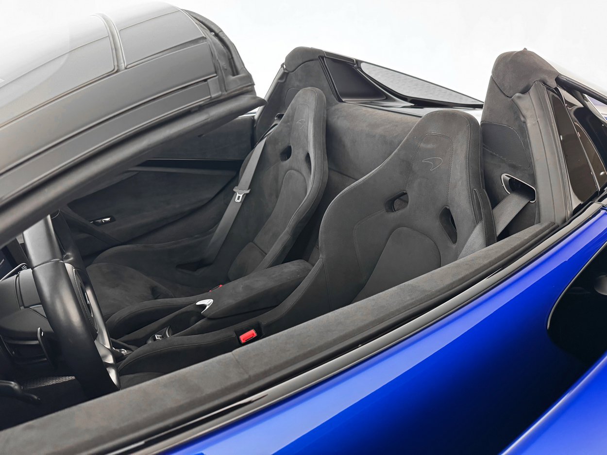 Used 2024 McLaren 750S Spider image 30