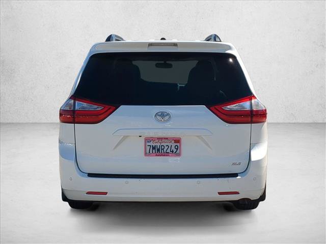 Used 2015 Toyota Sienna XLE w/ XLE Navigation Package FWD image 7
