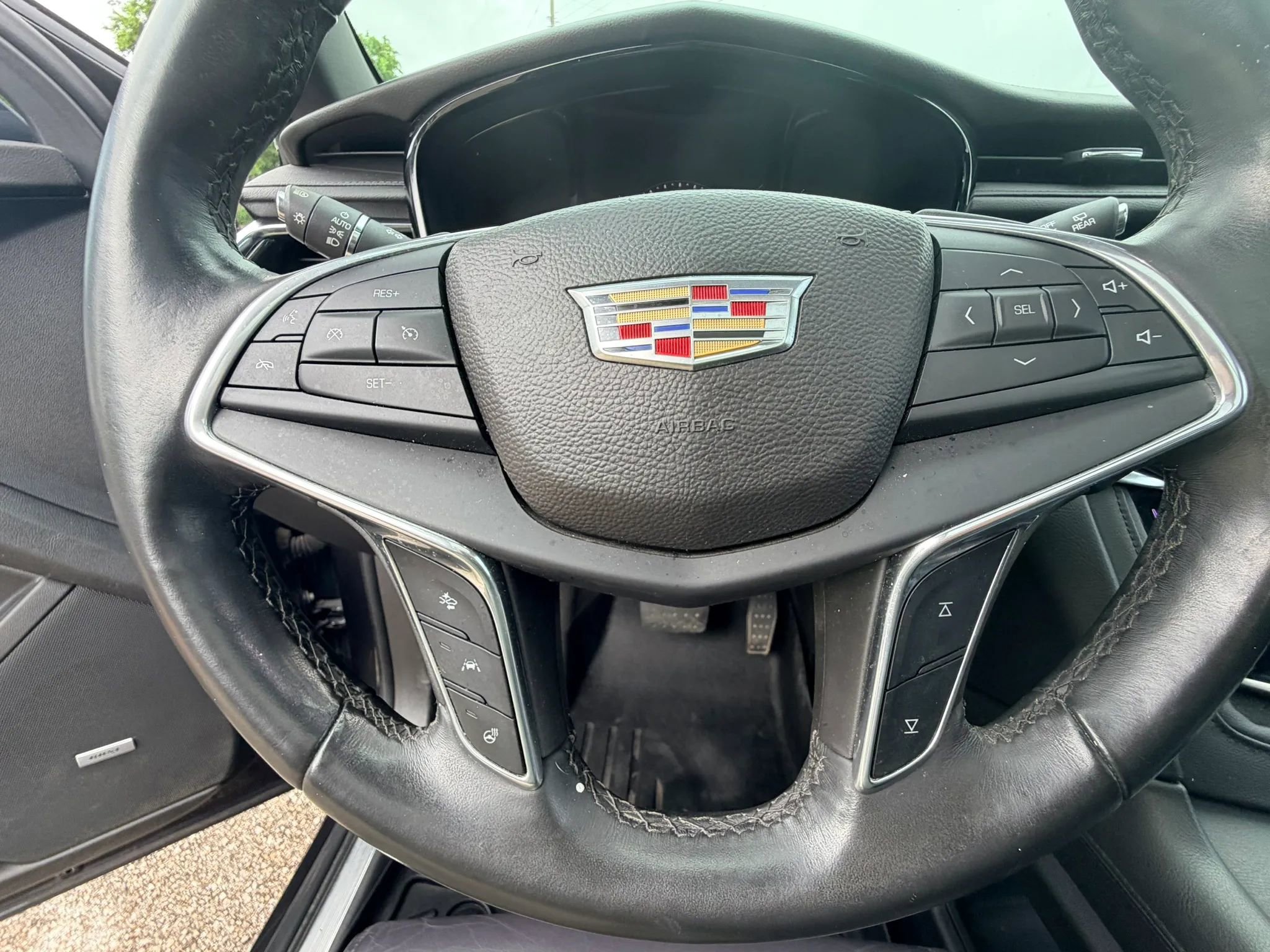 Used 2017 Cadillac XT5 Luxury w/ Driver Awareness Package FWD image 16