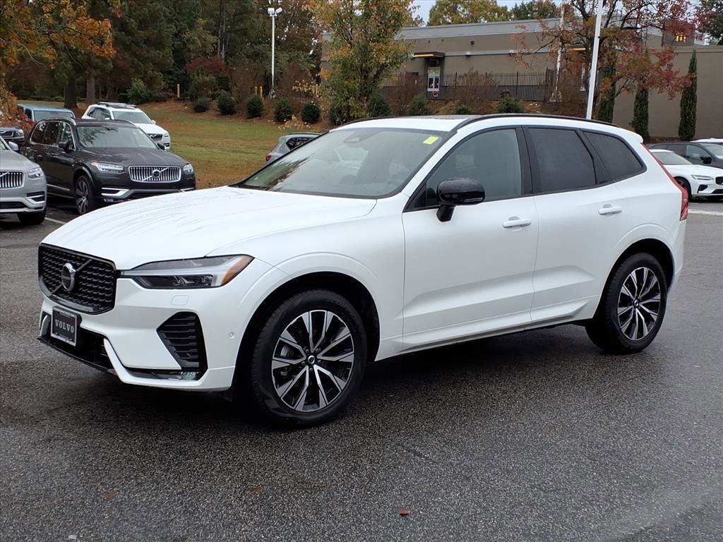 Certified 2025 Volvo XC60 B5 Plus image 9