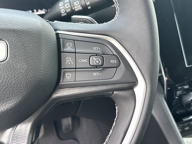 New 2025 Jeep Grand Cherokee L Altitude image 23