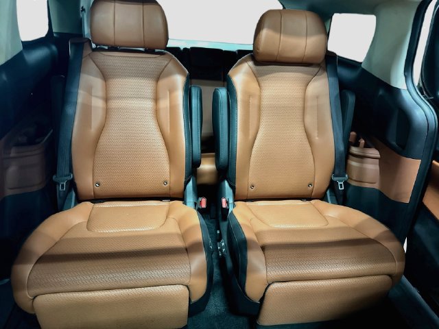 Certified 2024 Kia Carnival SX Prestige FWD image 26