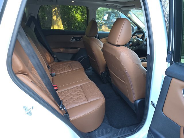 Used 2026 Nissan Rogue Platinum w/ Platinum Premium Package AWD/4WD image 27