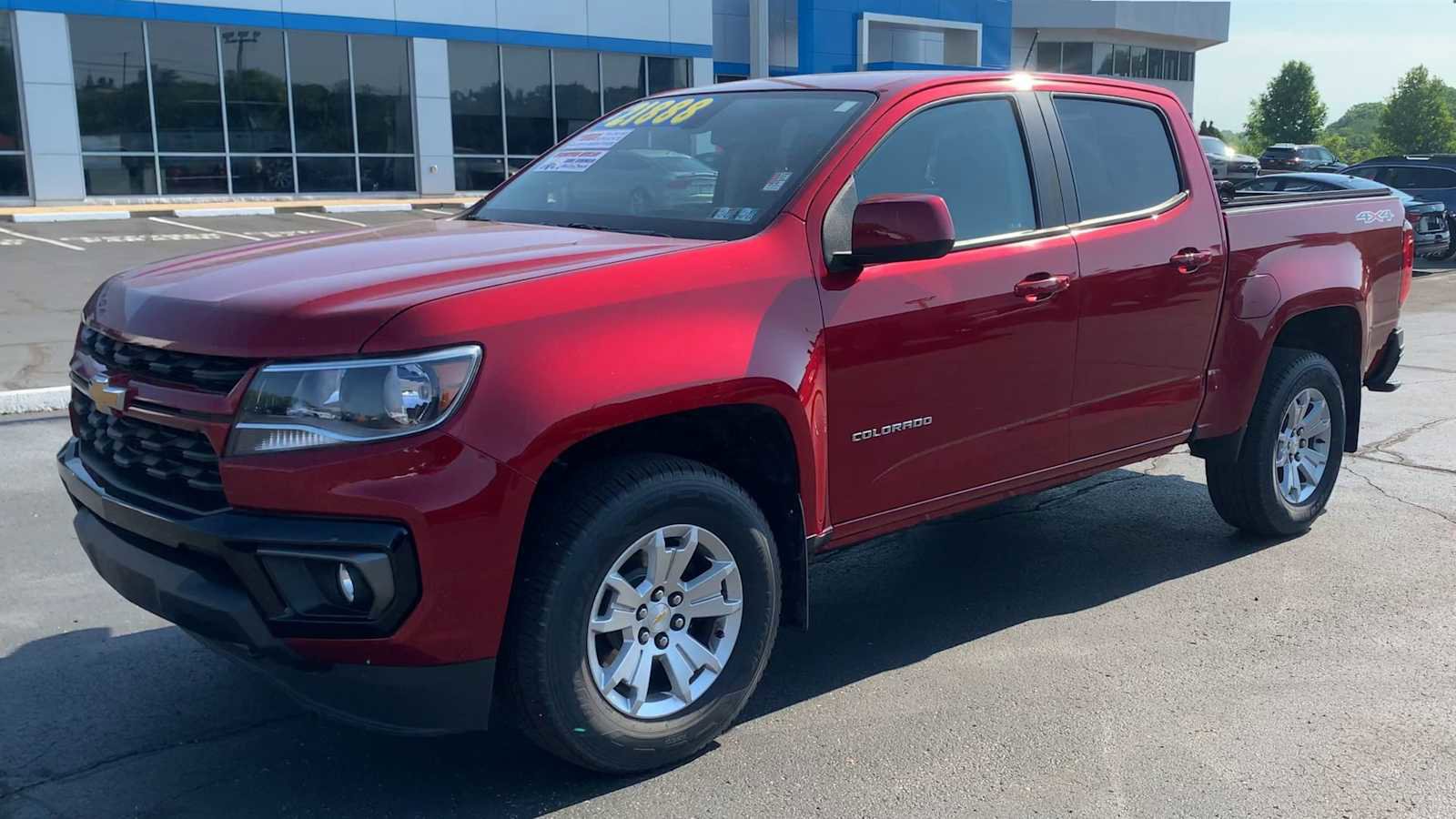 Used 2022 Chevrolet Colorado LT w/ LT Convenience Package AWD/4WD image 4