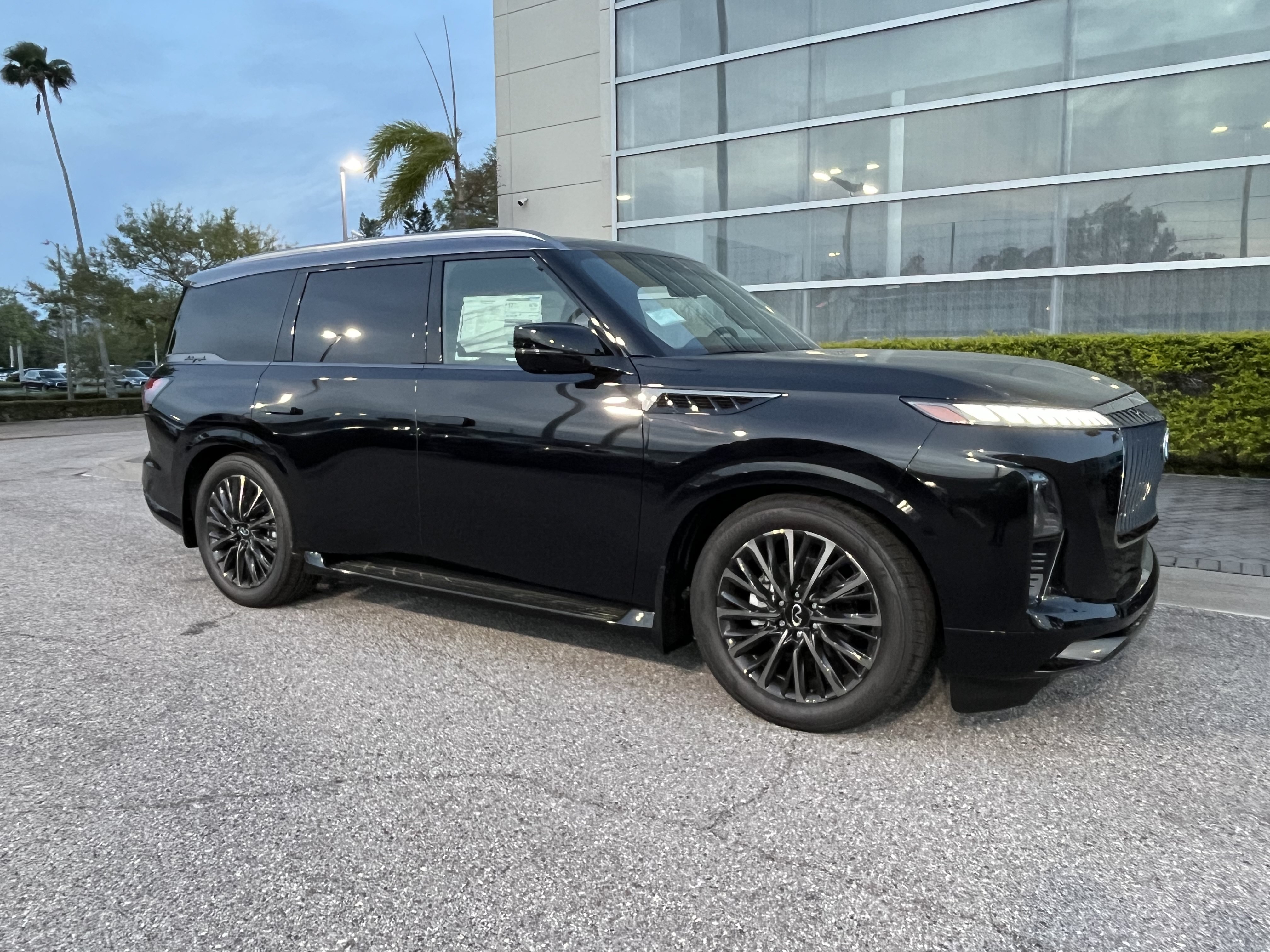 Certified 2026 INFINITI QX80 Autograph w/ Premium Cargo Package AWD/4WD image 7