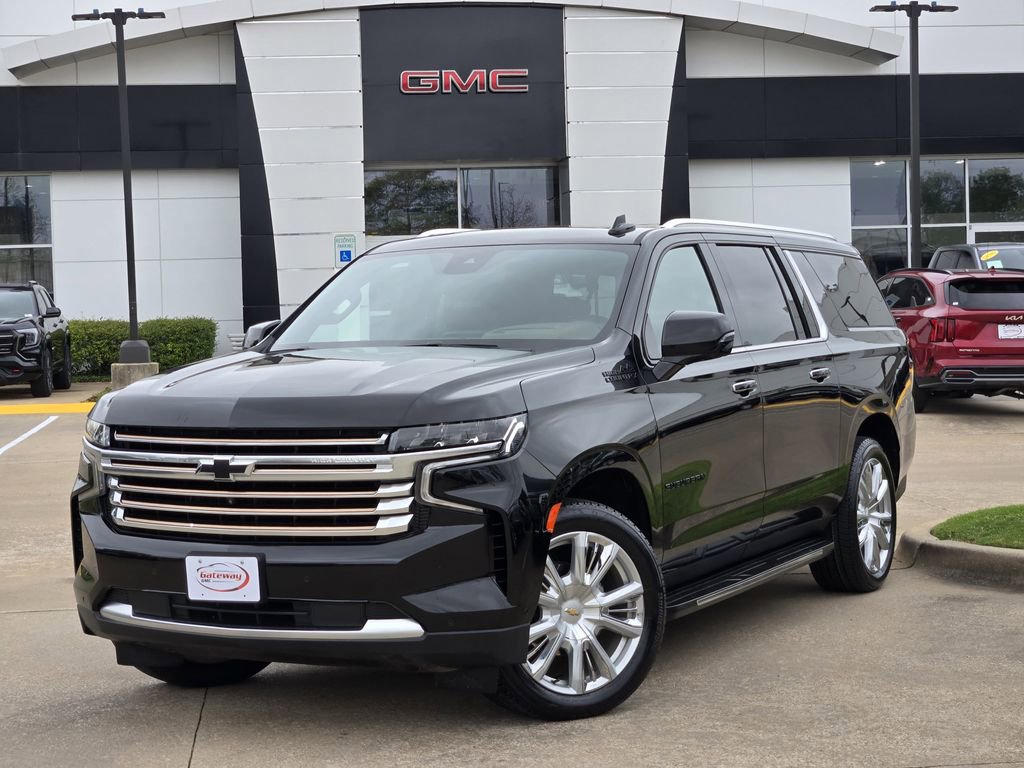 Used 2024 Chevrolet Suburban High Country w/ Advanced Technology Package image 1