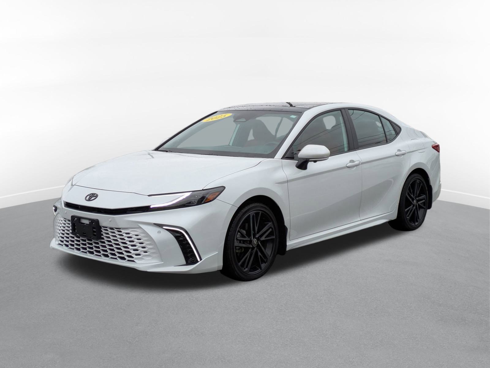 Used 2025 Toyota Camry XSE image 5
