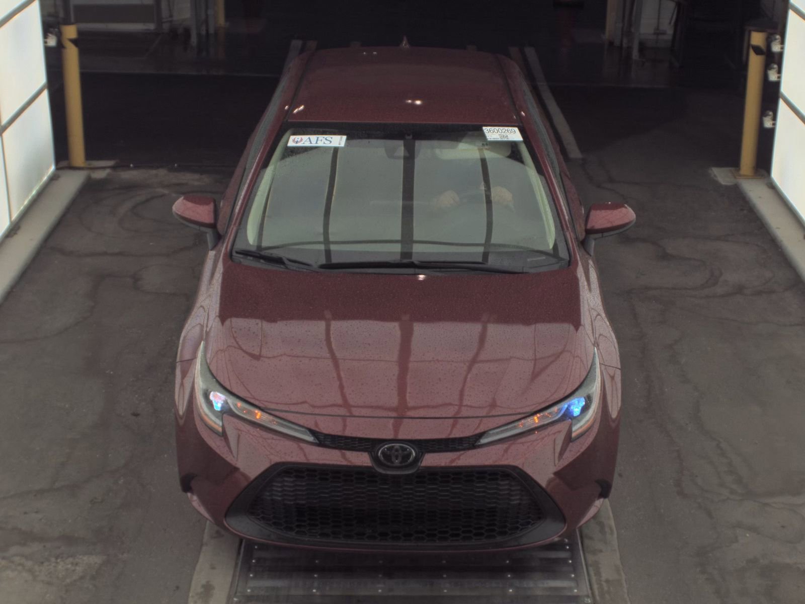 Used 2022 Toyota Corolla LE image 2