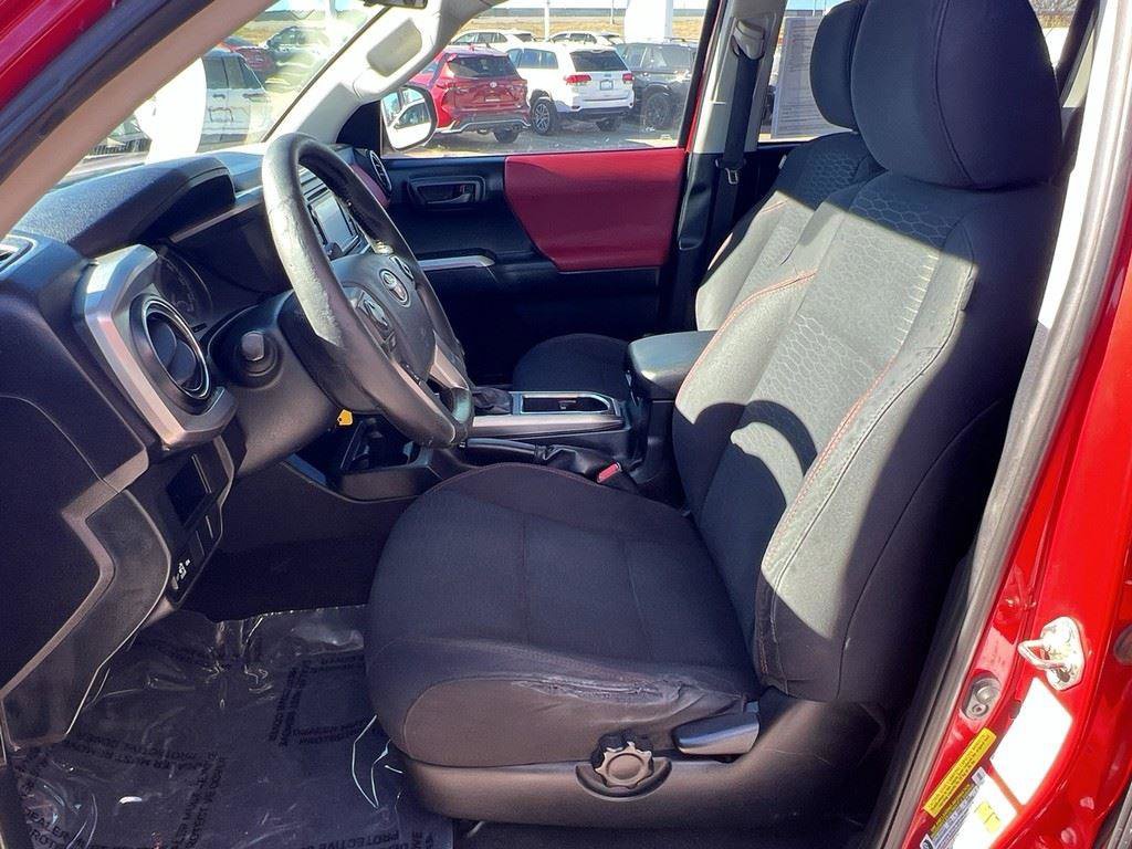 Used 2016 Toyota Tacoma SR5 image 15