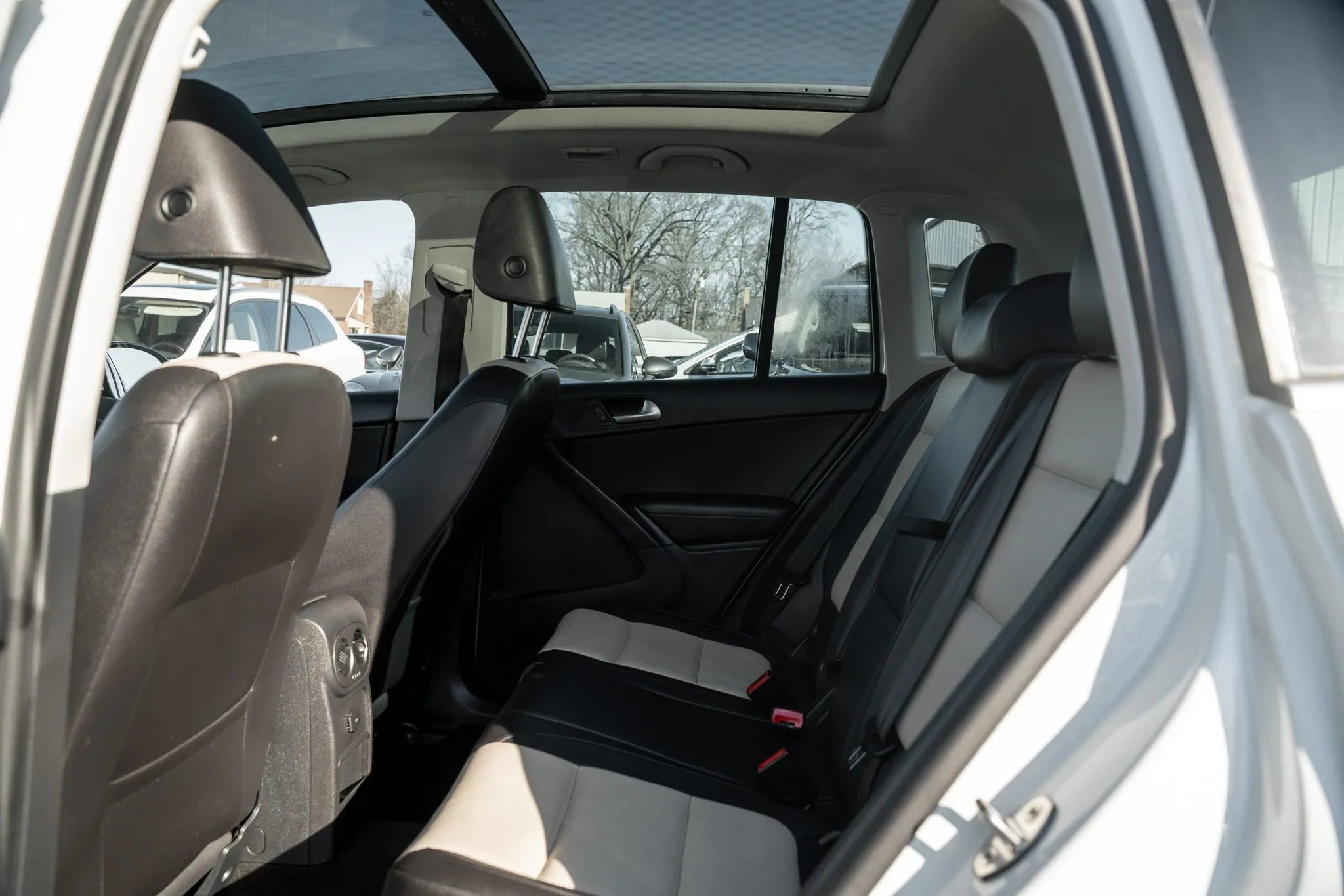 Used 2016 Volkswagen Tiguan SE image 8