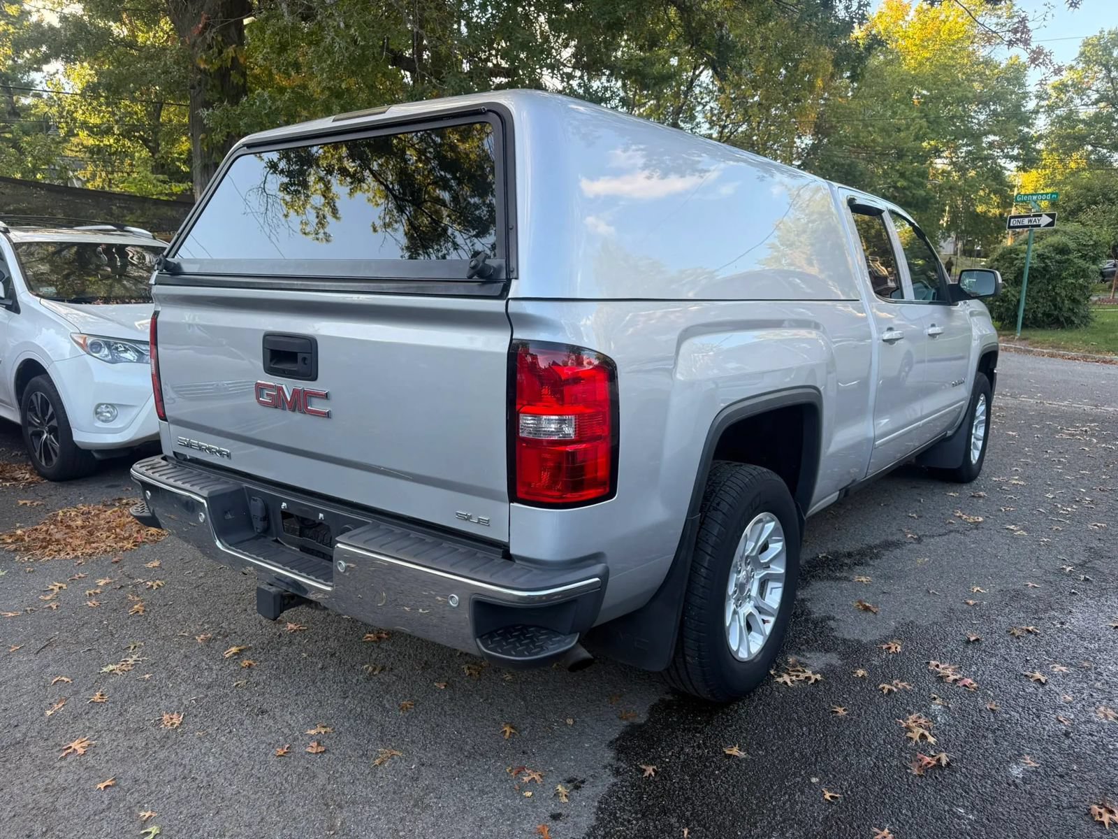 Used 2016 GMC Sierra 1500 SLE w/ SLE Value Package AWD/4WD image 4