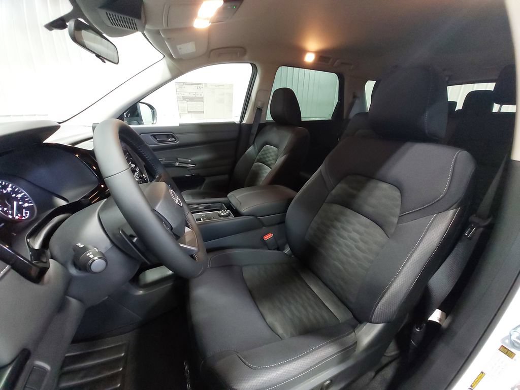 New 2026 Nissan Pathfinder SV AWD/4WD image 15