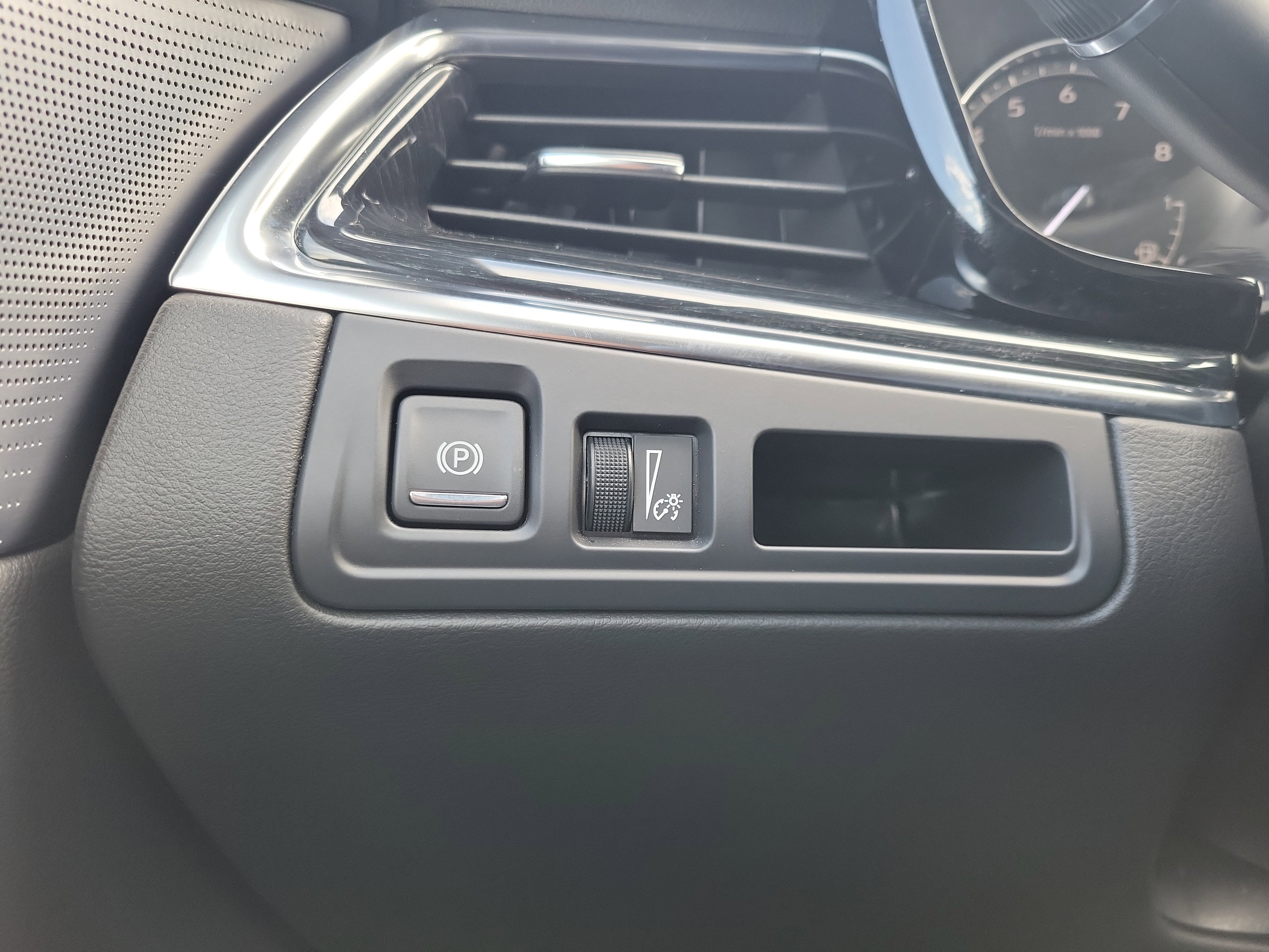 Certified 2025 Cadillac XT5 Premium Luxury image 30