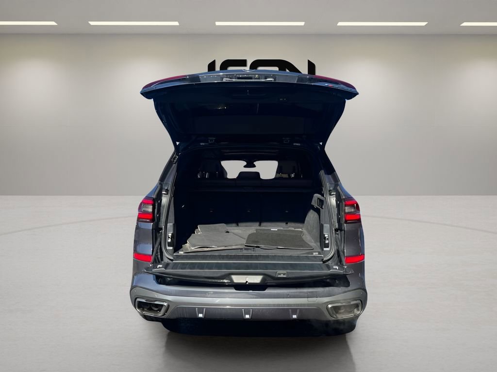 Used 2021 BMW X5 M50i w/ Premium Package image 24