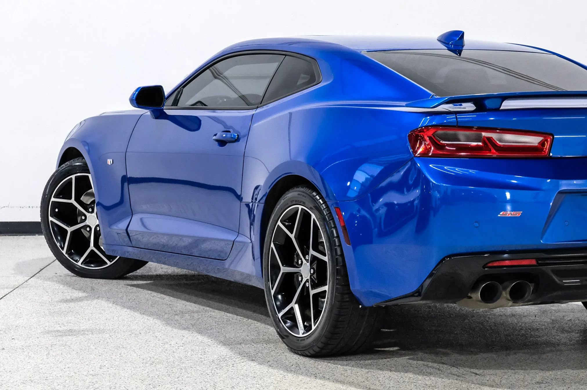 Used 2017 Chevrolet Camaro SS RWD image 12