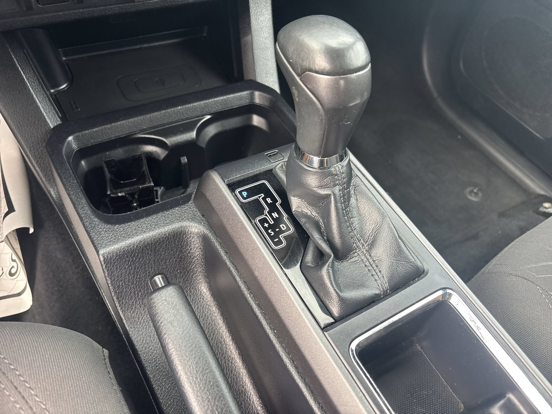 Used 2018 Toyota Tacoma TRD Off-Road AWD/4WD image 16