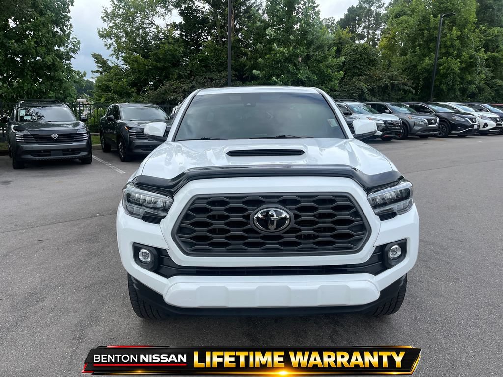Used 2020 Toyota Tacoma TRD Sport w/ TRD Premium Sport Package AWD/4WD image 11