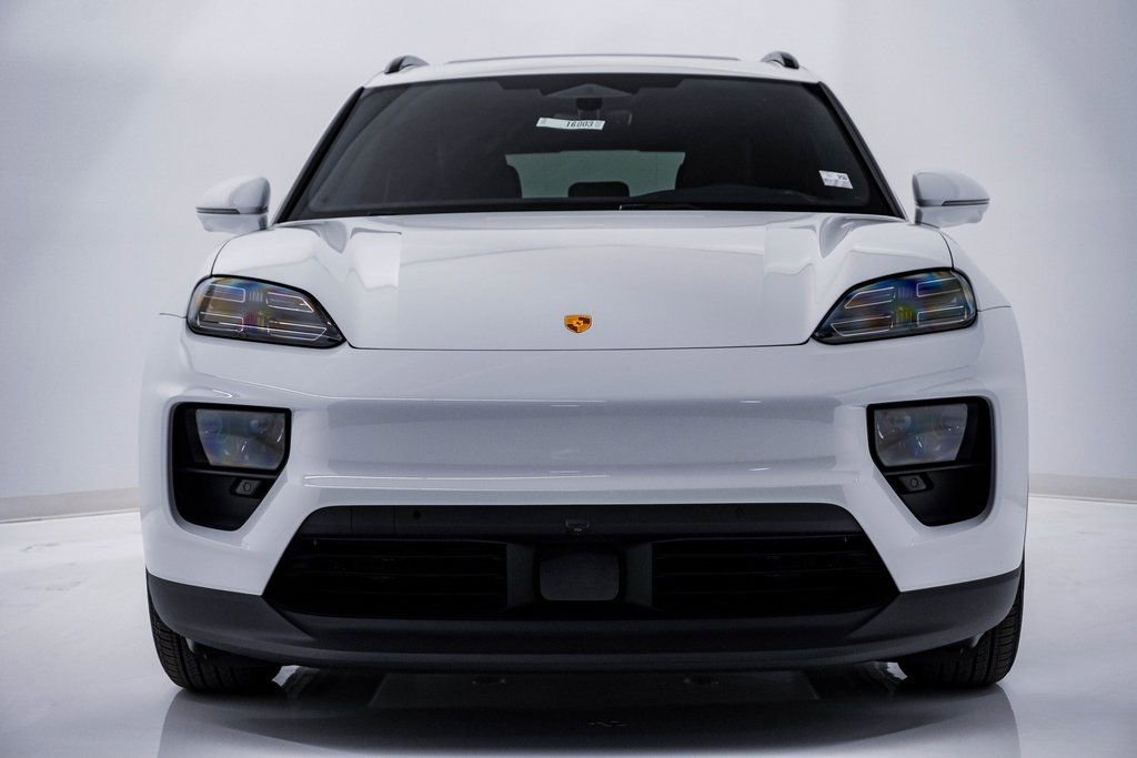New 2026 Porsche Macan 4 Electric image 6