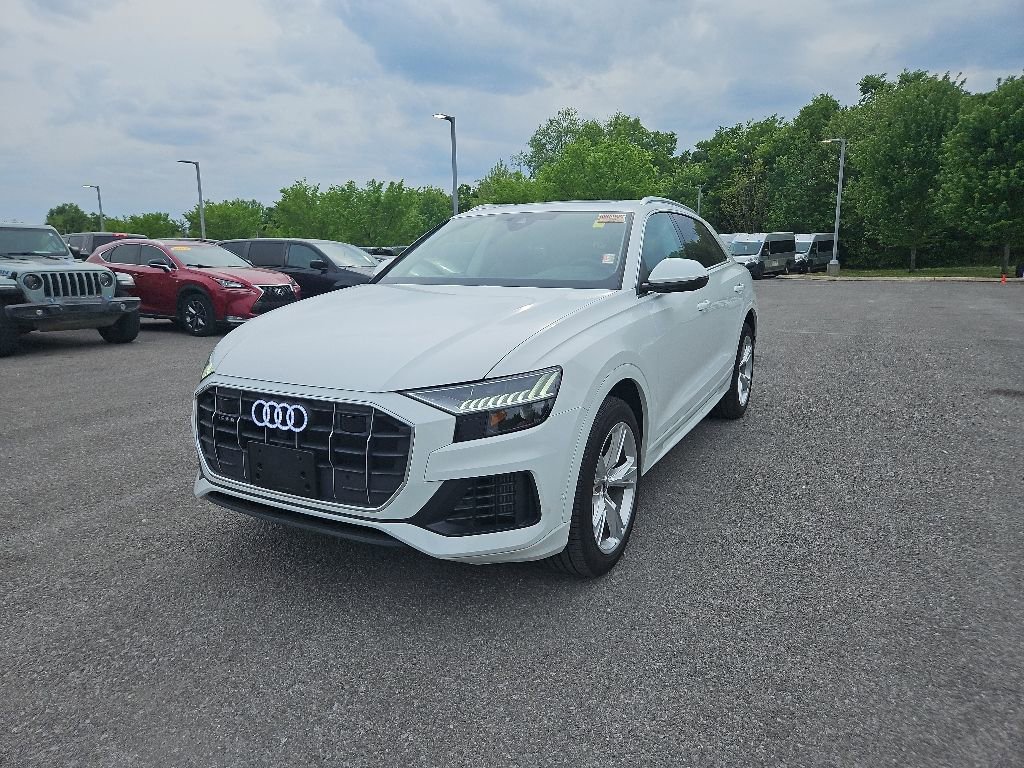 Used 2023 Audi Q8 Premium w/ Convenience Package AWD/4WD image 3