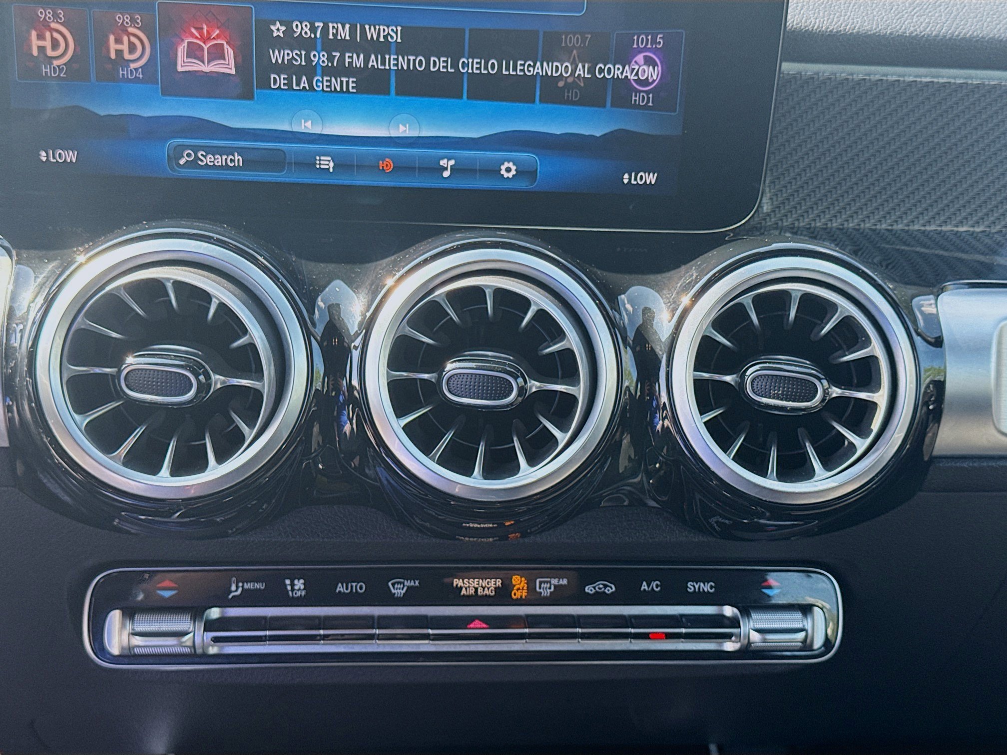 Used 2025 Mercedes-Benz GLB 35 AMG 4MATIC image 12