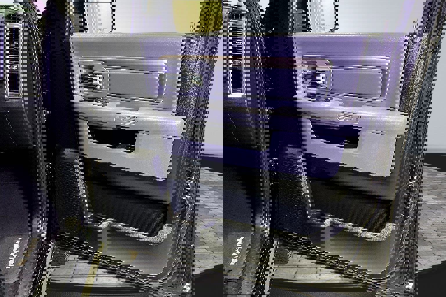 Used 2017 RAM 1500 Classic SLT image 26