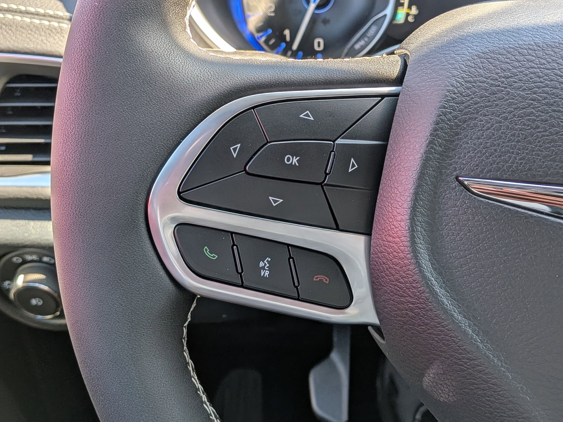 New 2026 Chrysler Pacifica Limited w/ Trailer Tow Group image 19