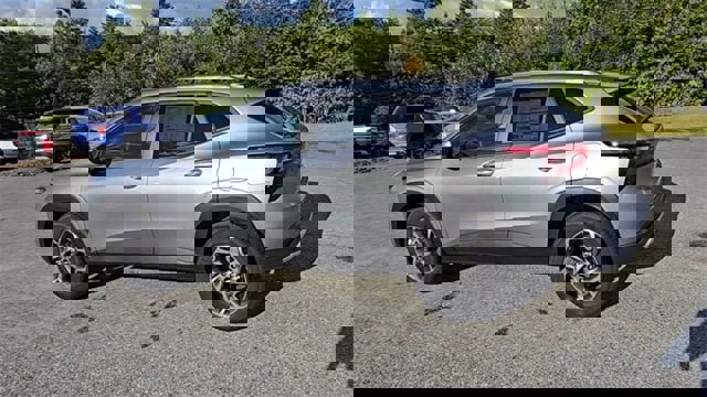 New 2025 Chevrolet Trax LT w/ Driver Confidence Package image 6