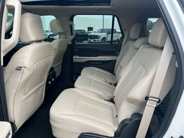 Used 2024 Ford Expedition Platinum AWD/4WD image 6