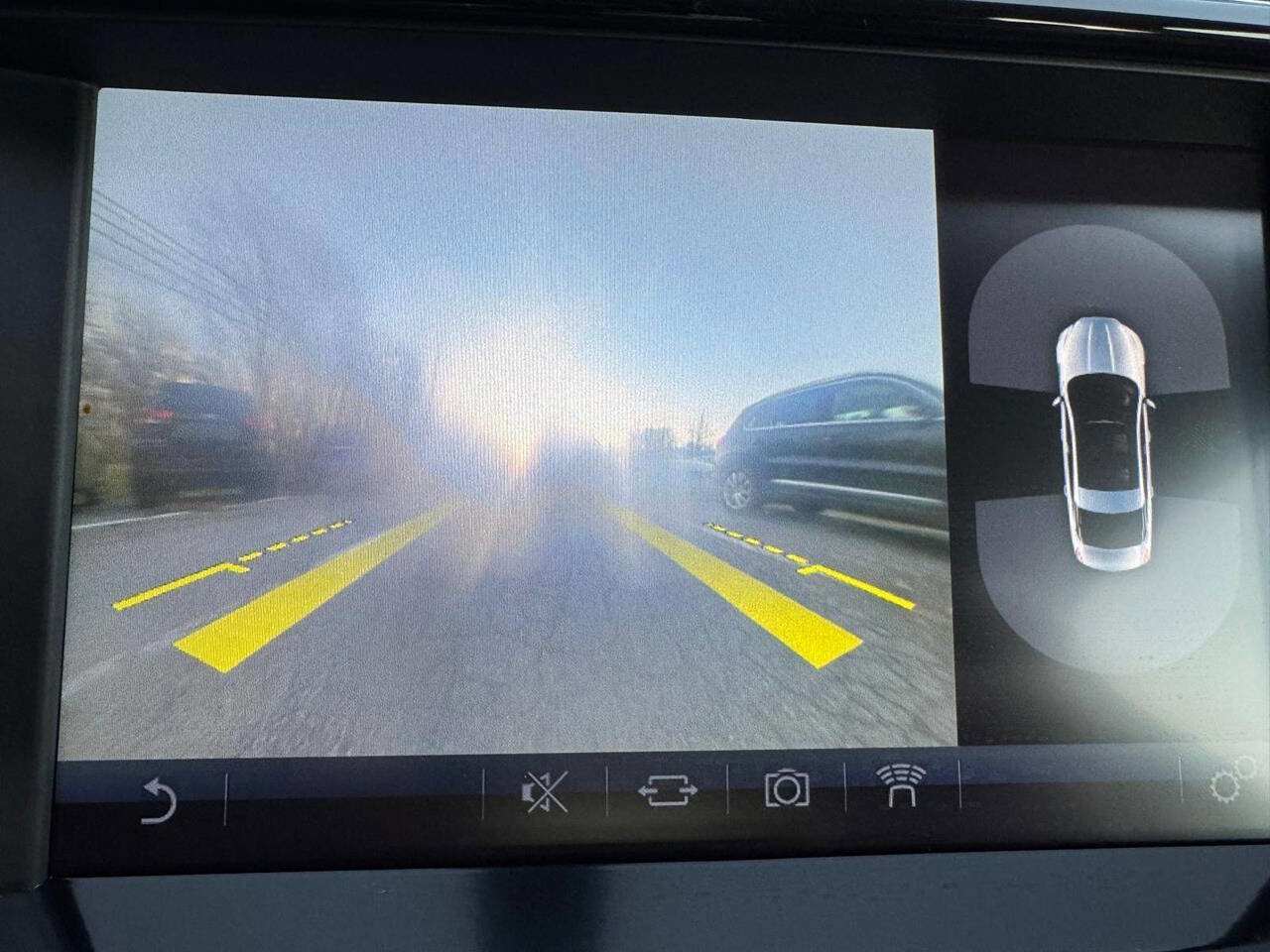 Used 2016 Jaguar XJ R-Sport image 18