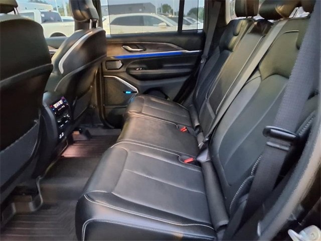 Used 2023 Jeep Grand Cherokee Overland w/ Advanced Protech Group III image 8