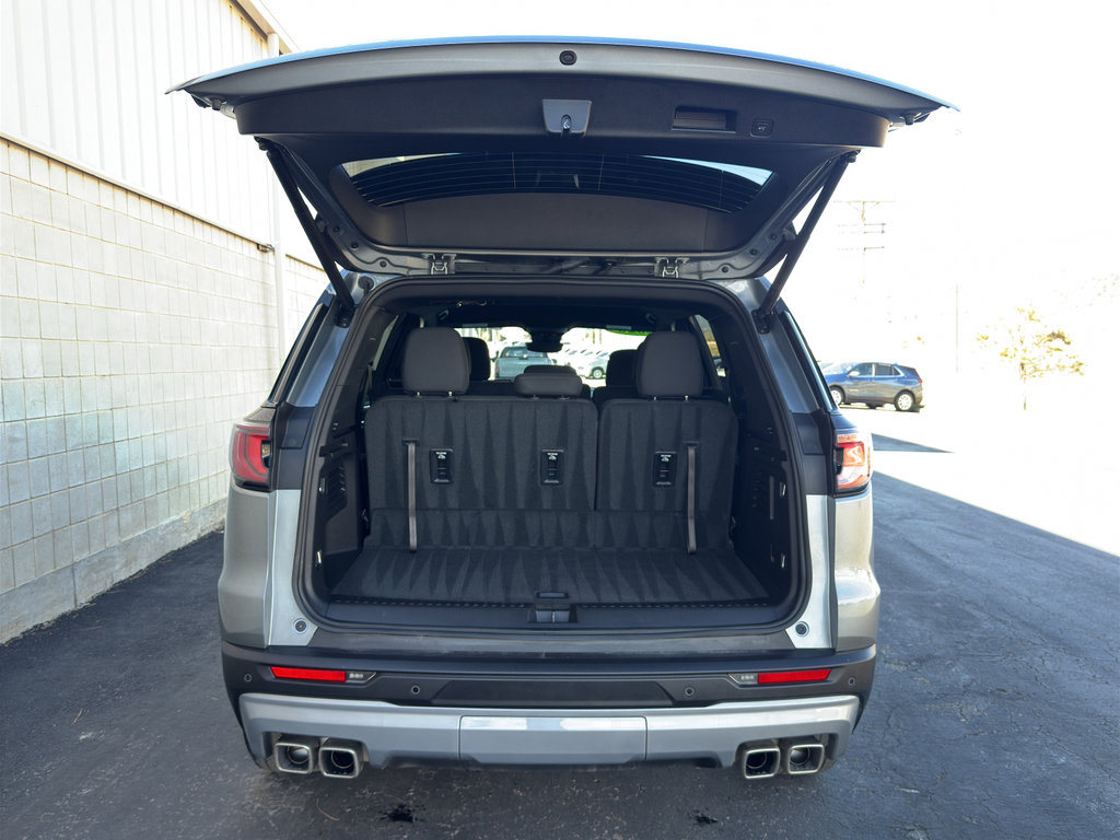 Used 2026 GMC Acadia Elevation image 9