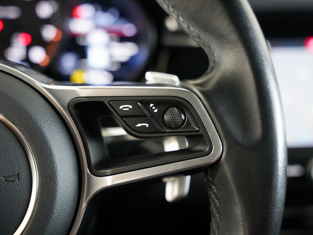Used 2020 Porsche Macan AWD/4WD image 16