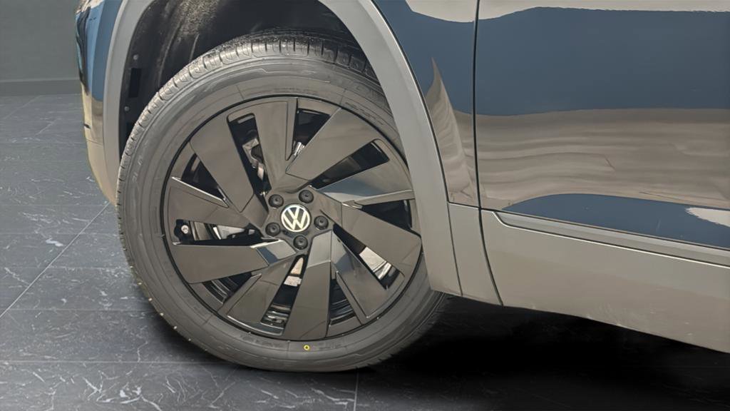 Used 2024 Volkswagen Atlas SE w/ Black Wheel Package image 36
