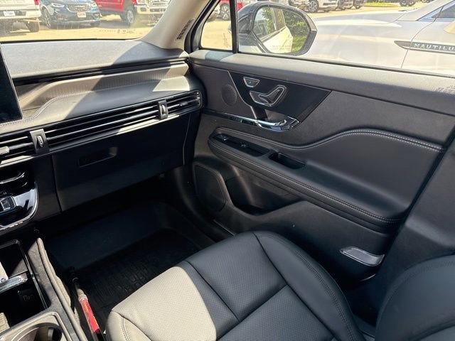 Certified 2025 Lincoln Corsair Reserve AWD/4WD image 18