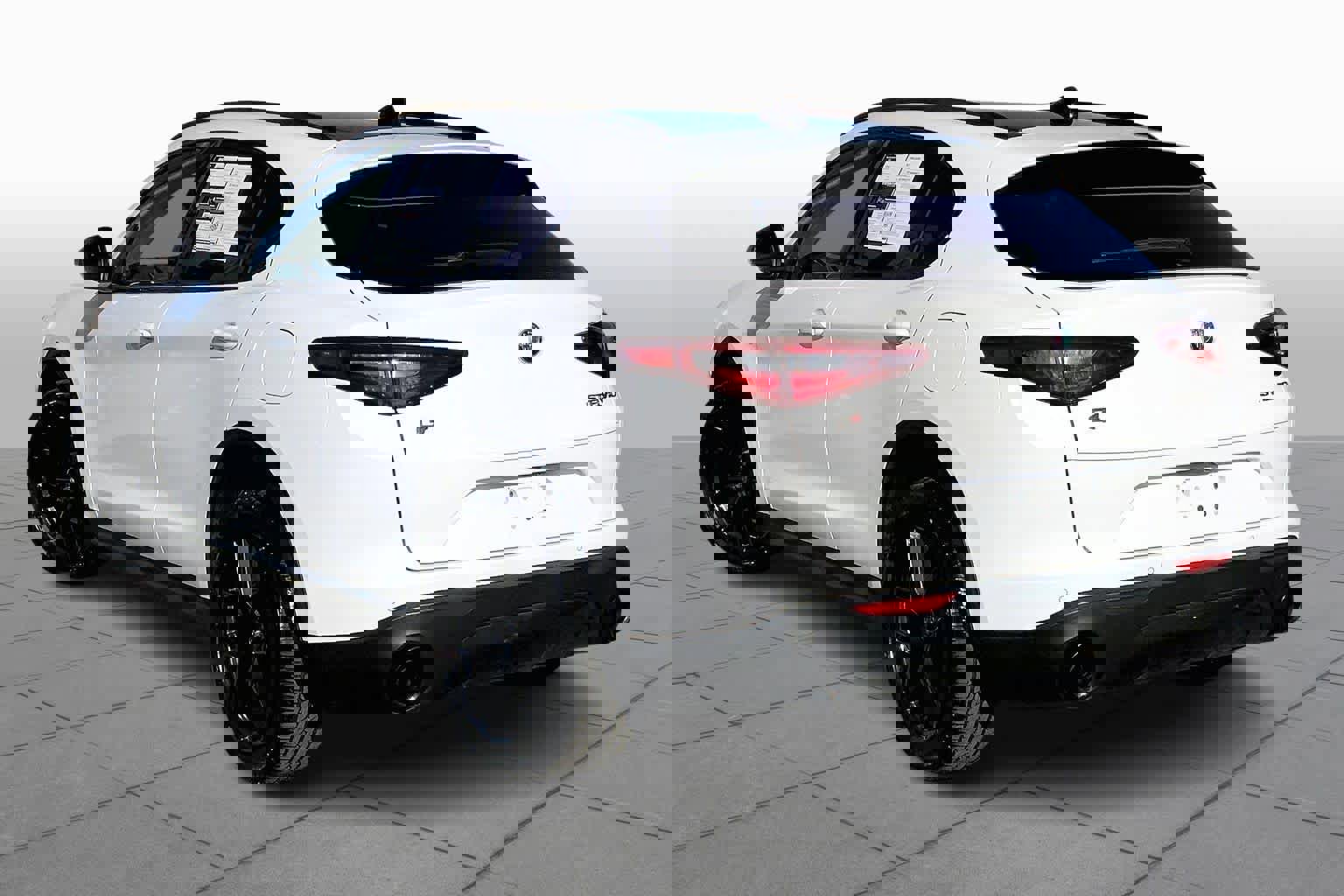 Used 2019 Alfa Romeo Stelvio Sprint w/ Nero Edizione image 12