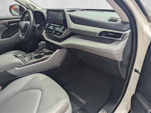 Used 2020 Toyota Highlander Platinum FWD image 21