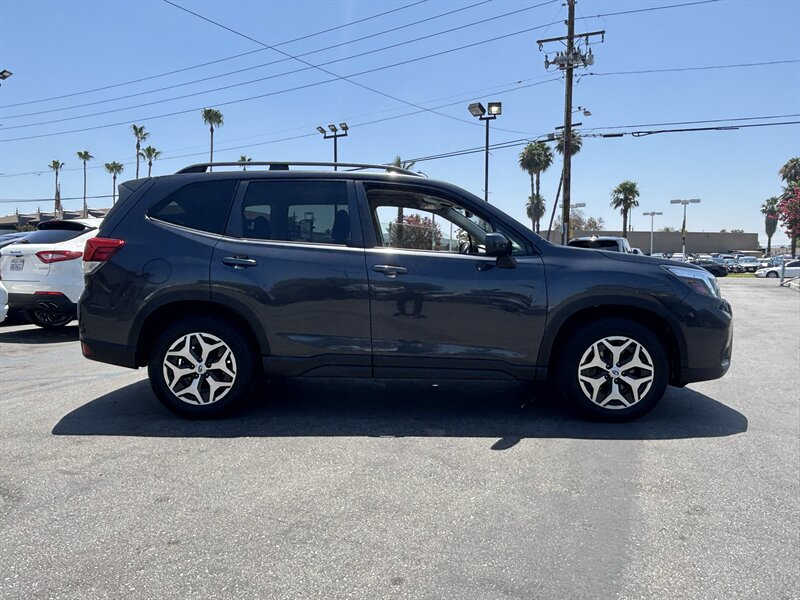 Used 2019 Subaru Forester Premium AWD/4WD image 10