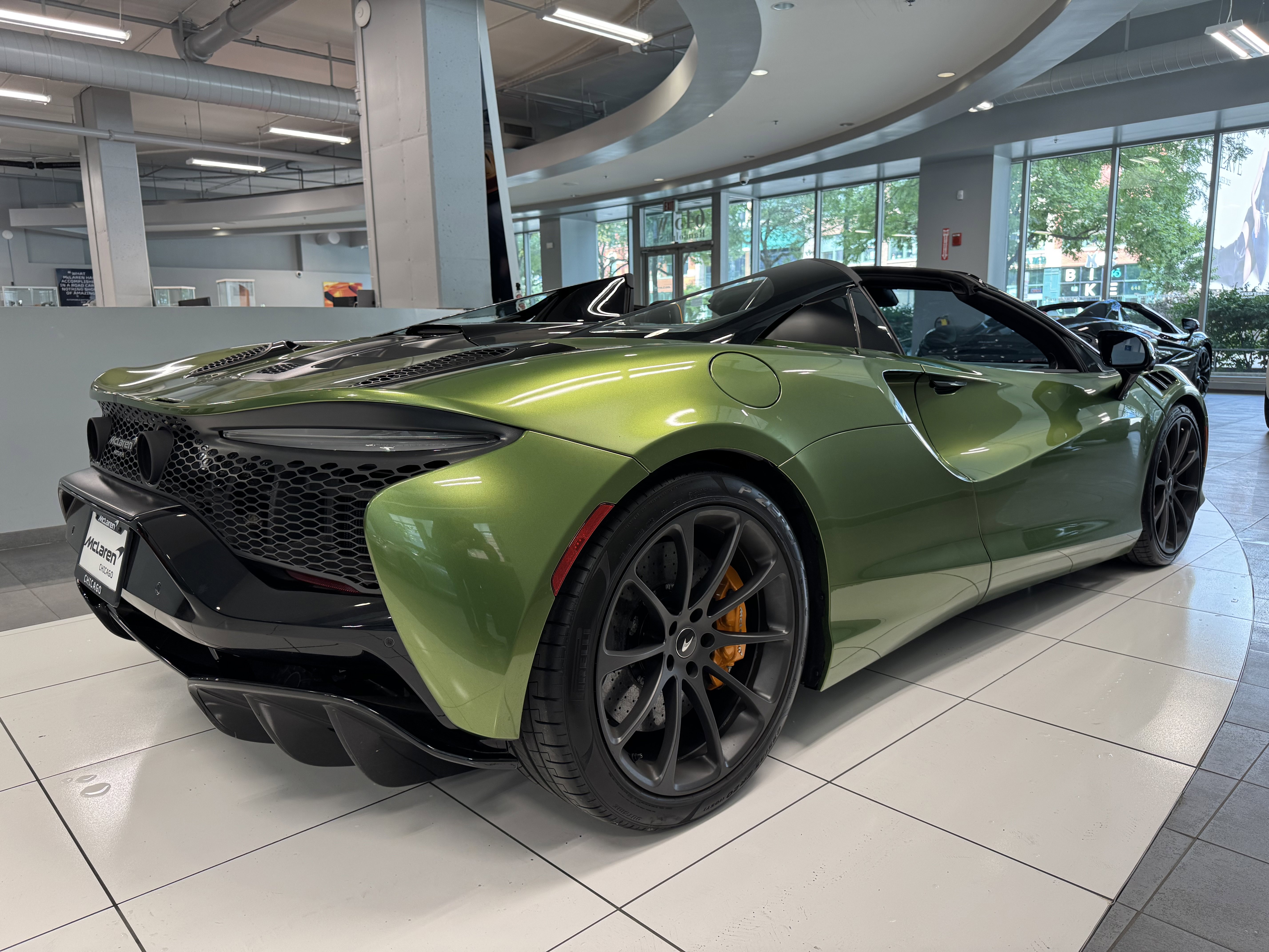 Used 2025 McLaren Artura Spider image 10