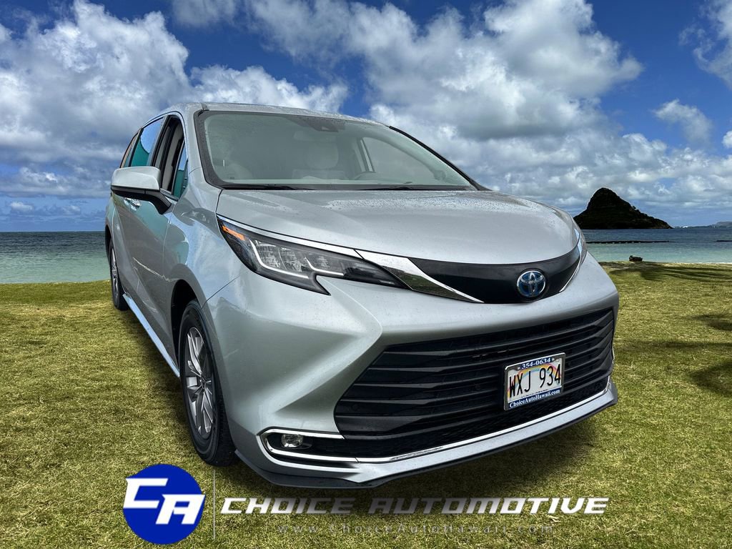 Used 2023 Toyota Sienna XLE image 9