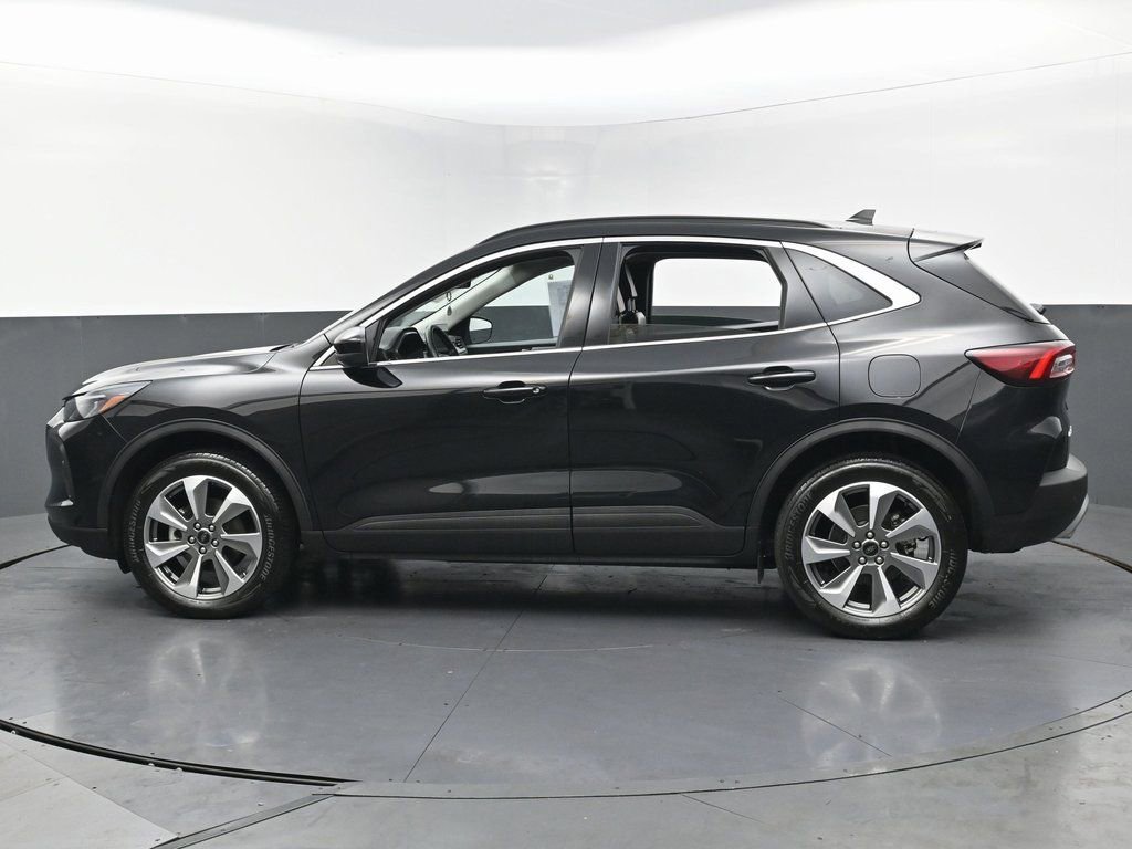 Used 2025 Ford Escape Platinum image 8