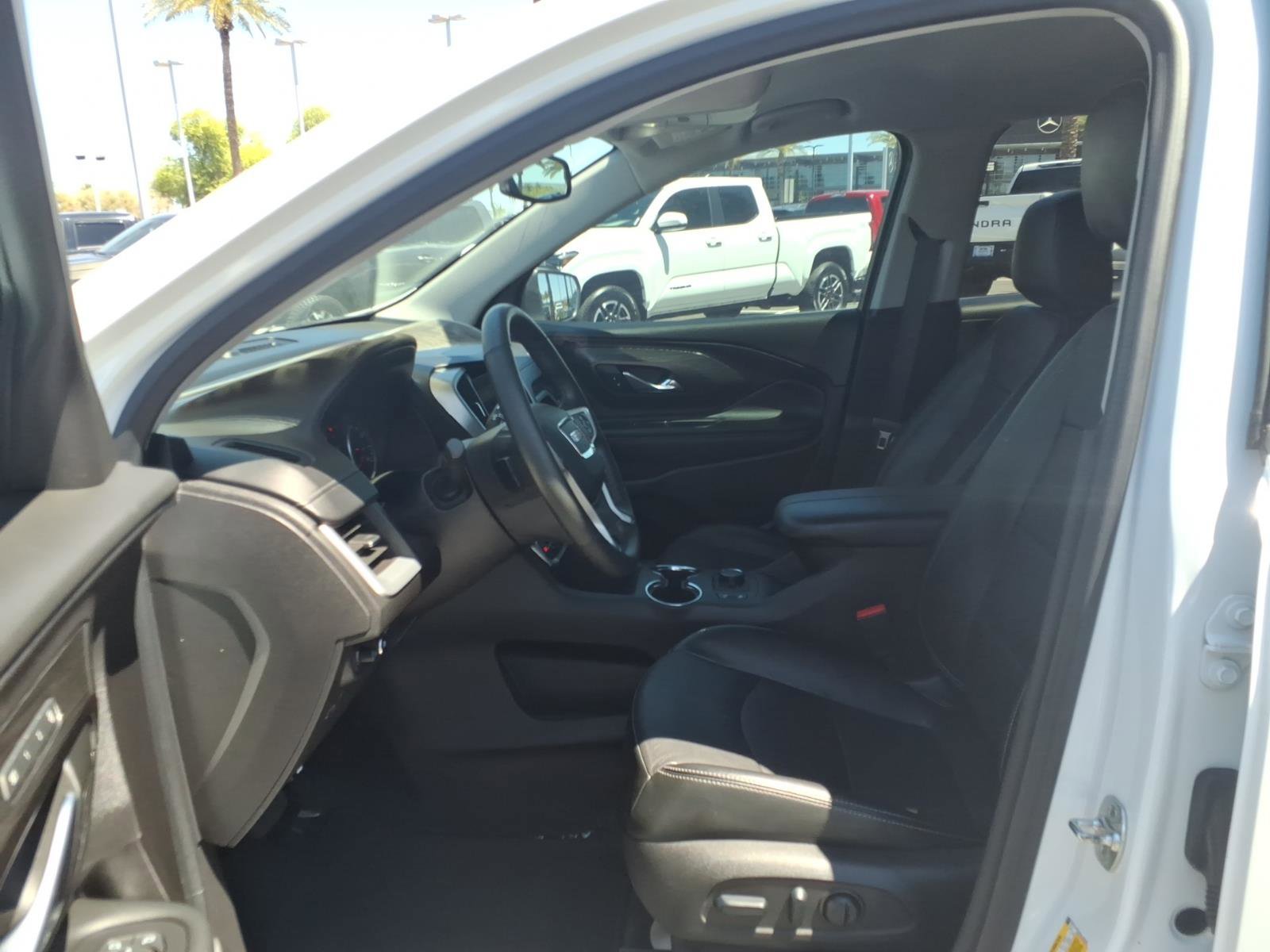 Used 2024 GMC Terrain SLT FWD image 15