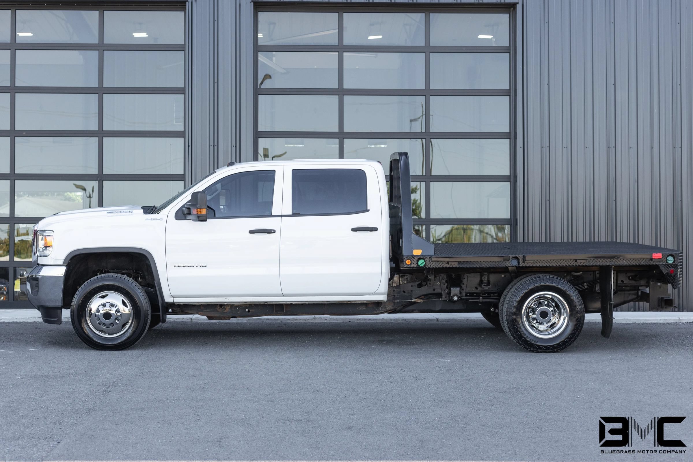 Used 2017 GMC Sierra 3500 4x4 Crew Cab w/ Sierra Convenience Package image 4