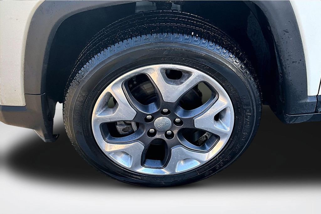 Used 2019 Jeep Compass Limited image 31