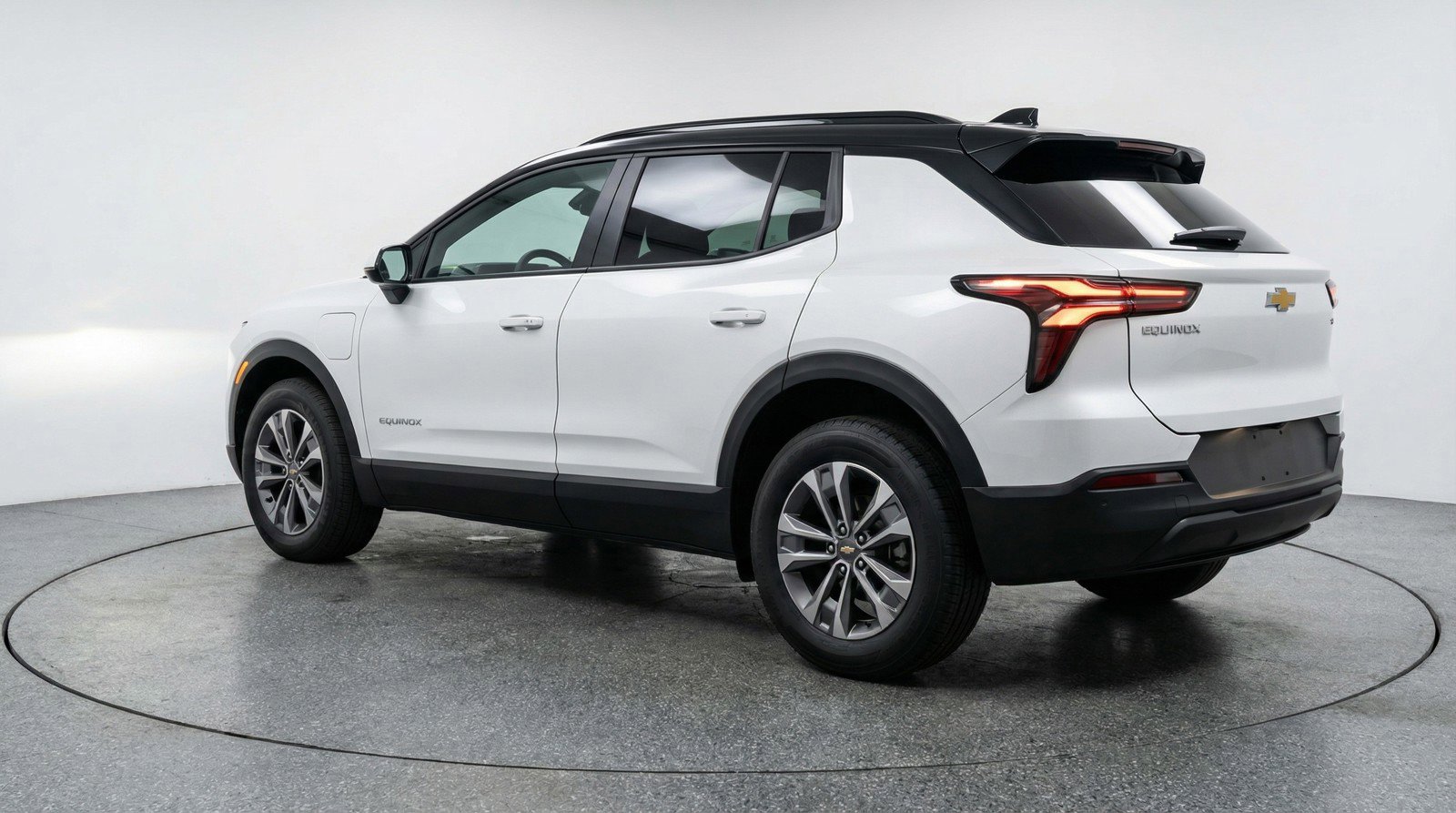 Used 2025 Chevrolet Equinox LT FWD image 6
