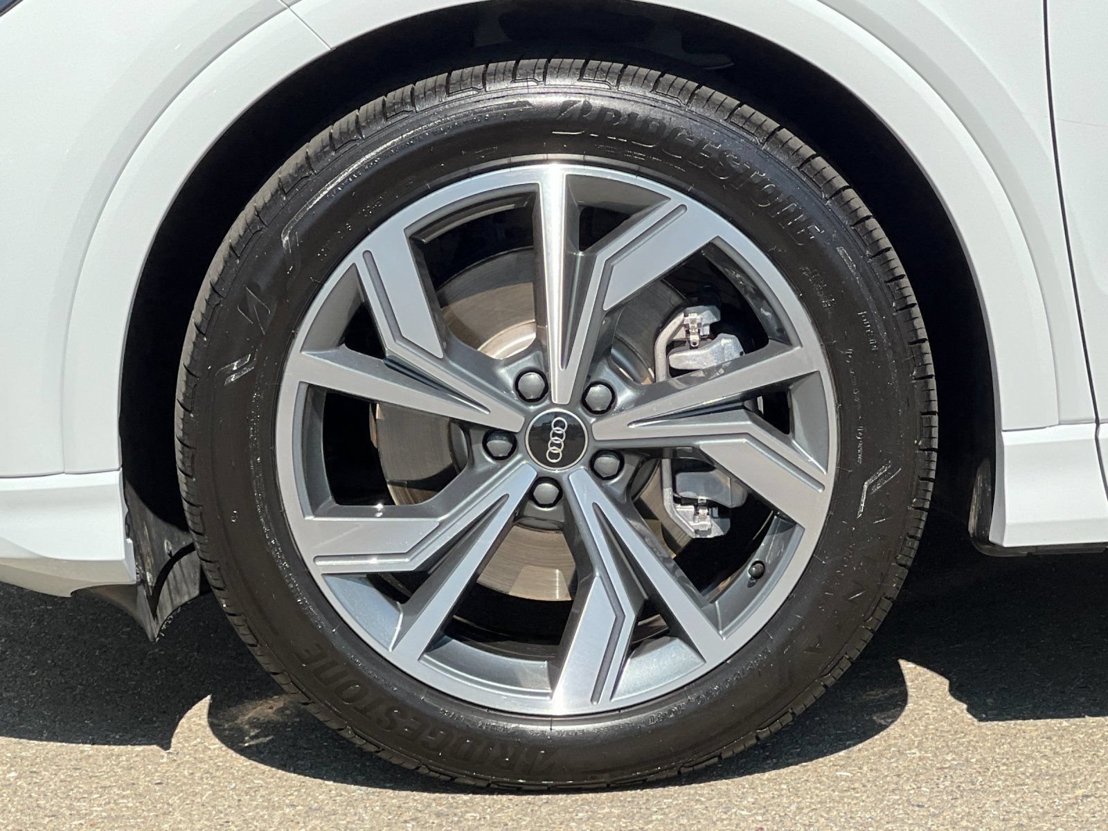 Used 2025 Audi Q4 e-tron Premium AWD/4WD image 25