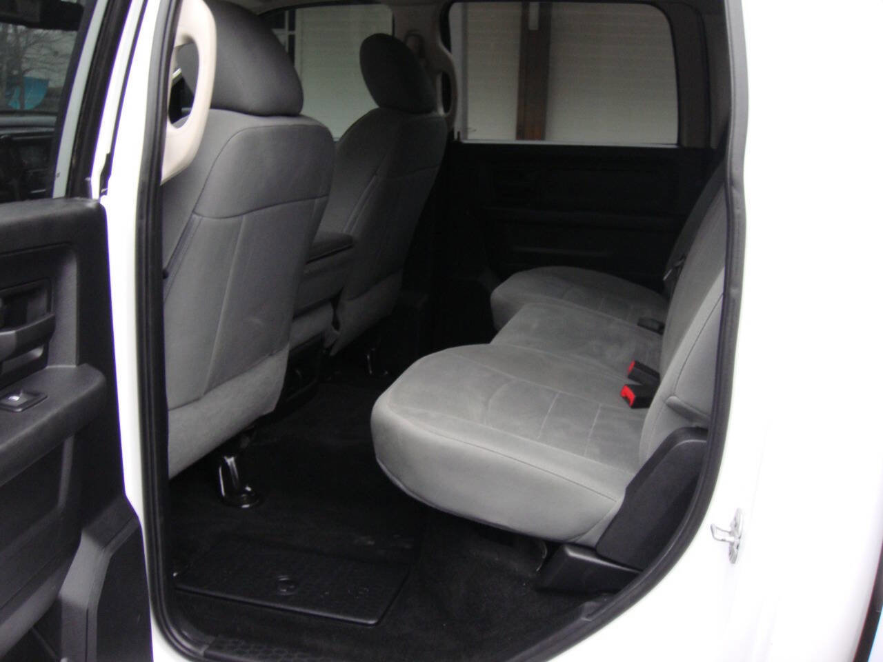 Used 2014 RAM 2500 Tradesman w/ Chrome Appearance Group image 12