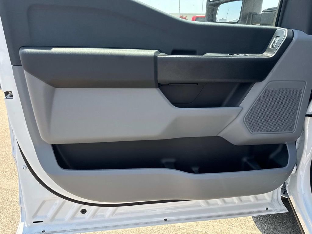 New 2025 Ford F350 XL w/ XL Chrome Package image 11