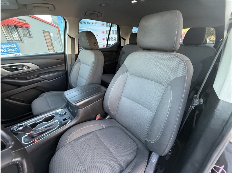 Used 2020 Chevrolet Traverse LT FWD image 19