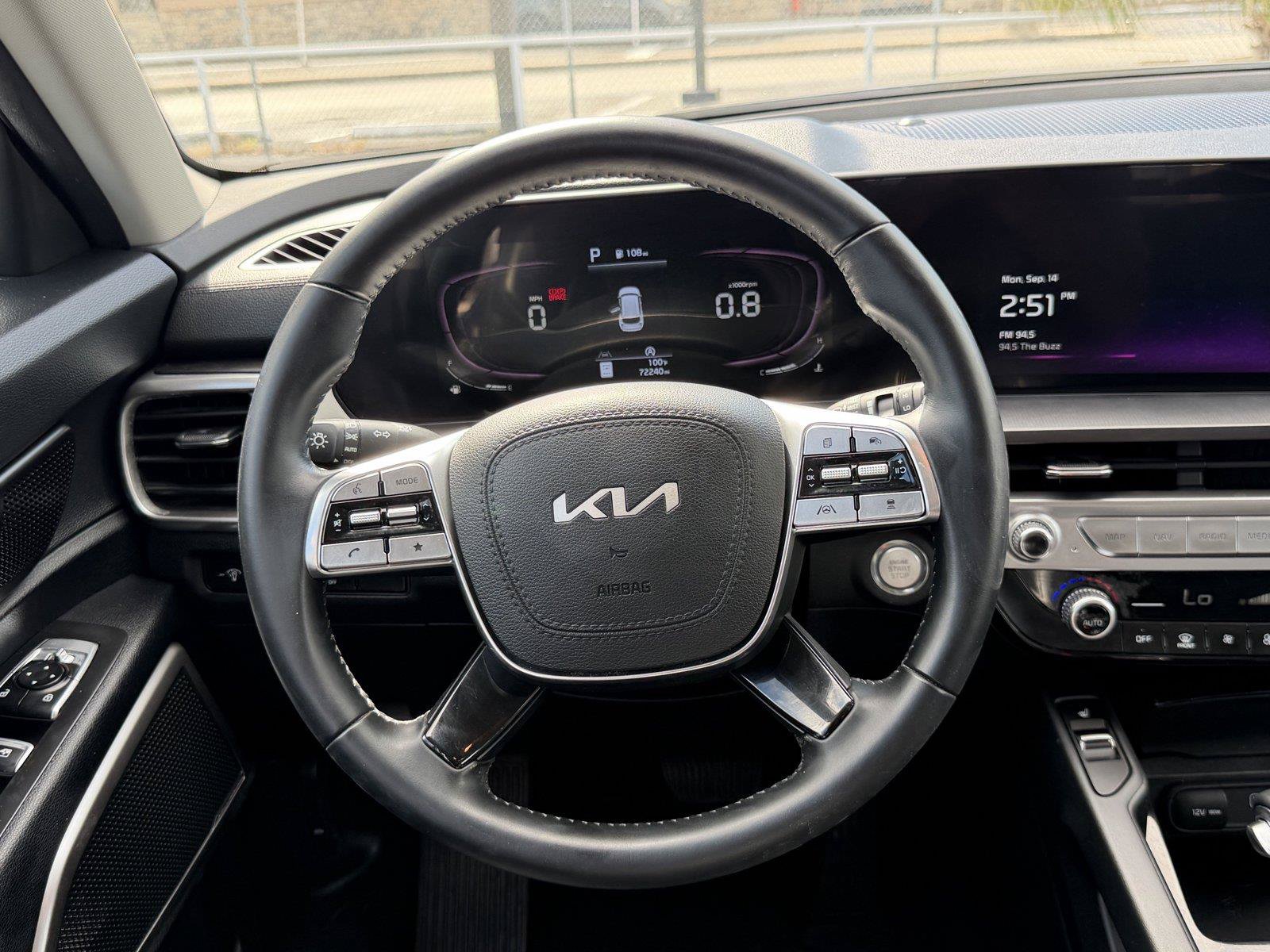 Used 2023 Kia Telluride S AWD/4WD image 21