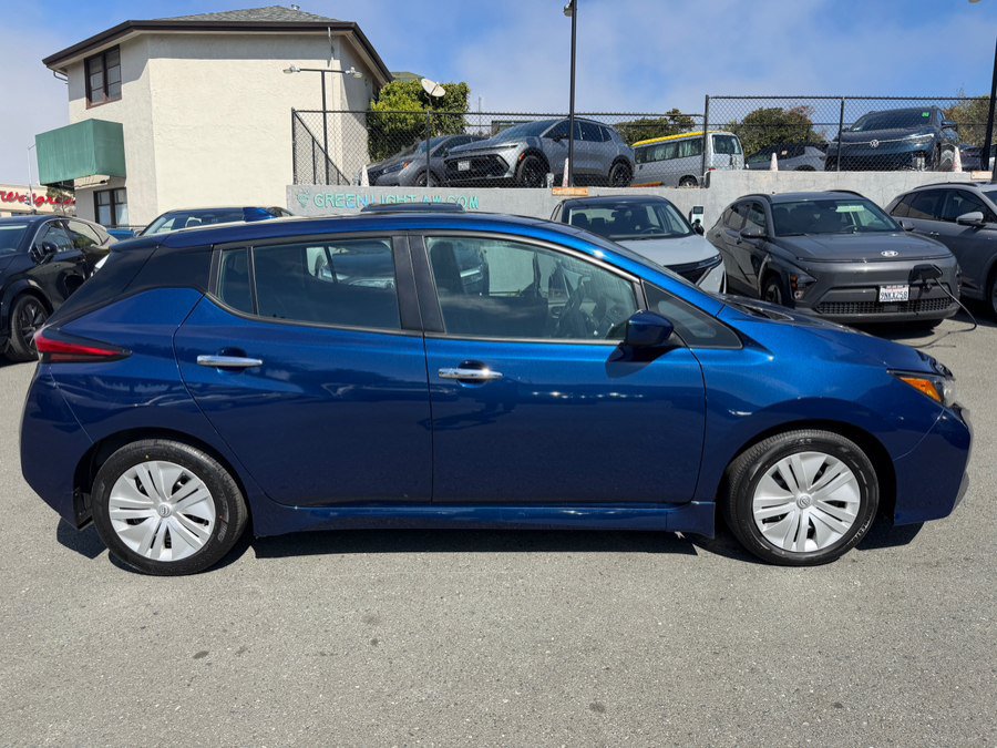 Used 2025 Nissan Leaf S FWD image 4